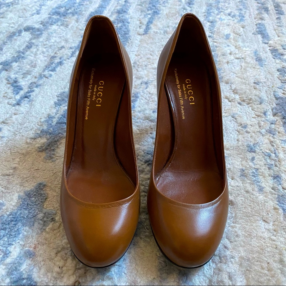 Gucci for Saks Fifth Avenue Brown Leather Pump Size 36